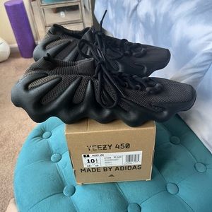 Yeezy 450 Black Size 10.5